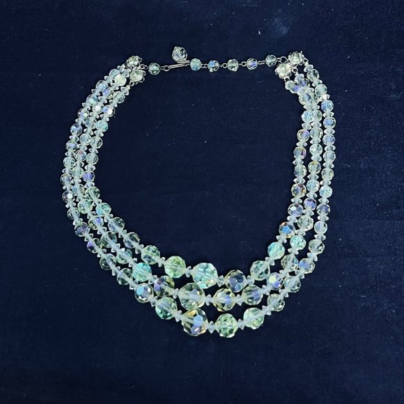 Vintage Triple Strand Iridescent Pale Yellow Graduated Bead Necklace (4593) - Picture 7 of 7